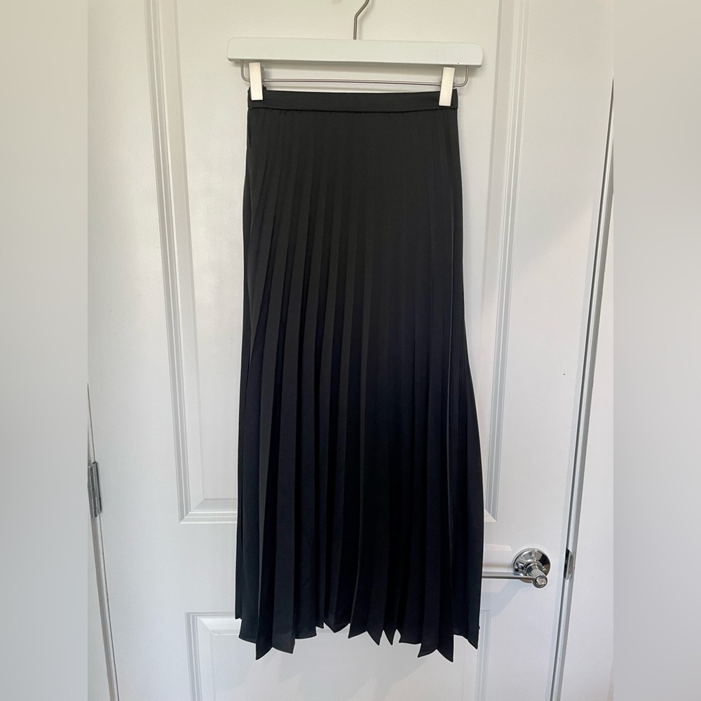 J. Crew Pleated Midi Skirt - Black - 2T - NWOT